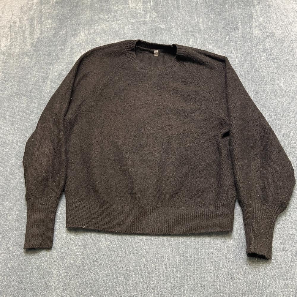 Uniqlo Sweater Womens Medium Black Stretch Ribbed Tight Knit Puff Sleeve Winter